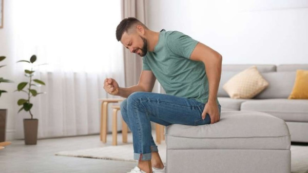 symptoms of hemorrhoids.jpg